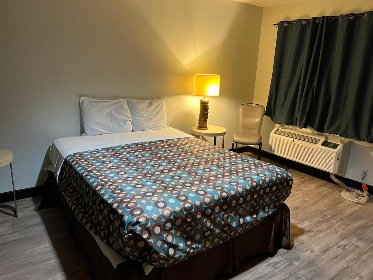 Goldstar Motel *